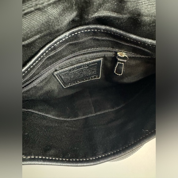 Coach Vintage Soho Signature Jacquard Kissing C’s & Leather Crossbody Conv Bag - Picture 10 of 13